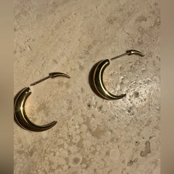 Studio cult Discontinued Gold Crescent Moon earrings NWOT - Picture 4 of 7